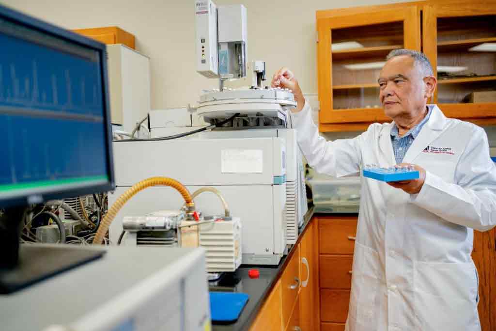 The Center for Applied Isotope Studies Laboratory for Environmental Analysis (LEA) provides high quality analyses of organic or inorganic environmental samples and contaminants, ions and ion speciation.